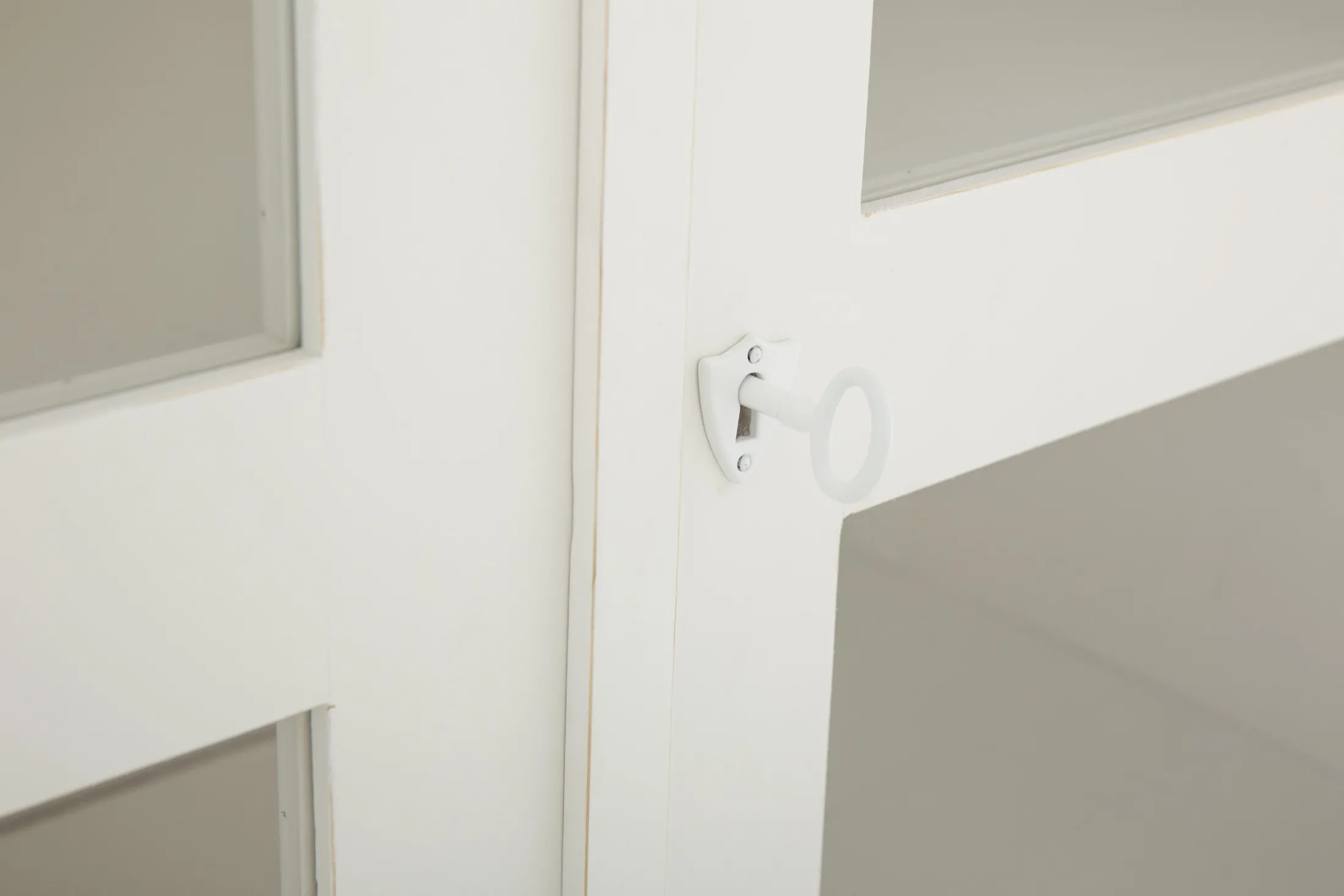 Flamant Brest, Vitrinekast, 2 Deuren En 4 Lades