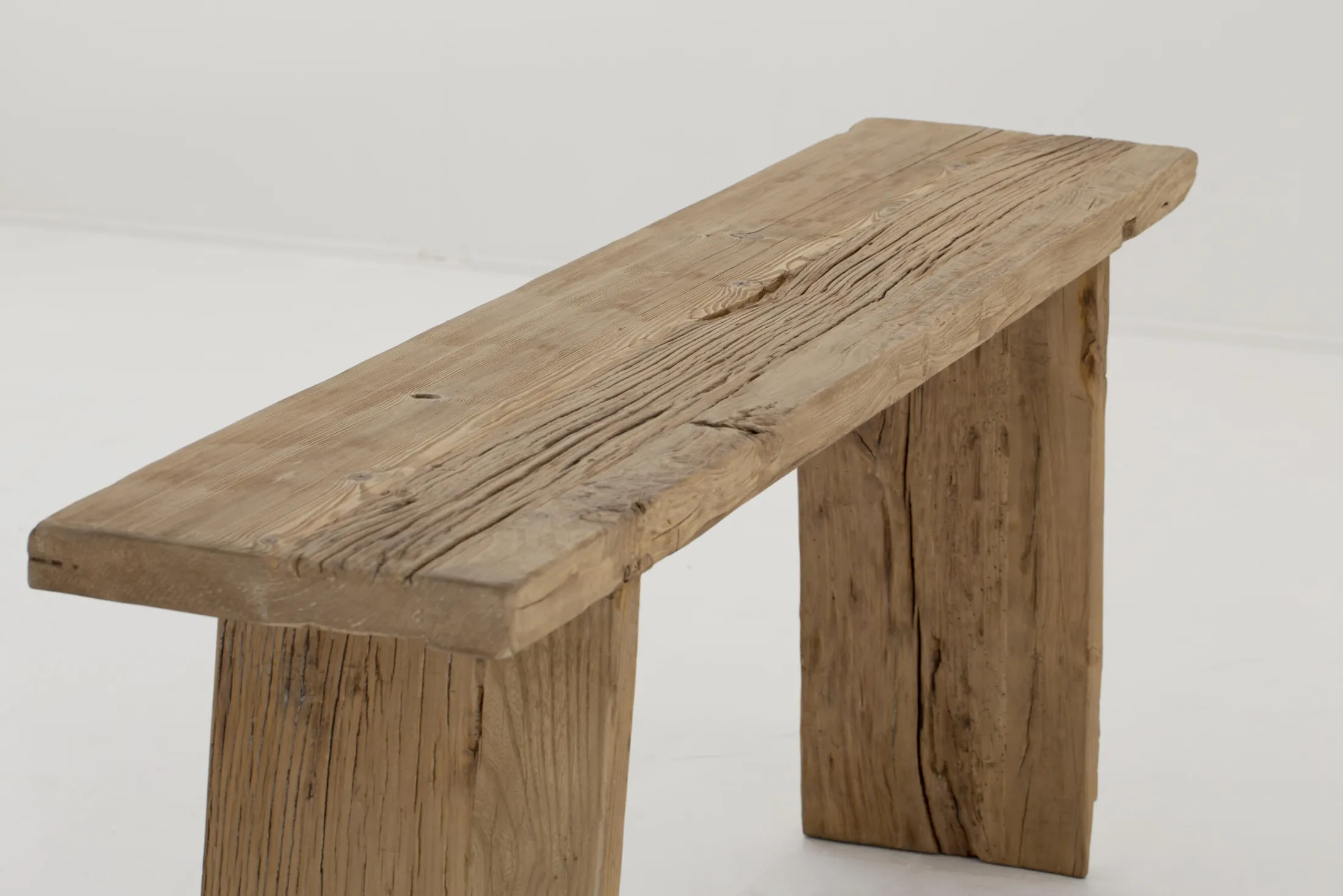 Flamant Saito, Consoletafel, Oude Iep